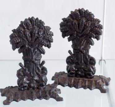 Pair of wheatsheaves